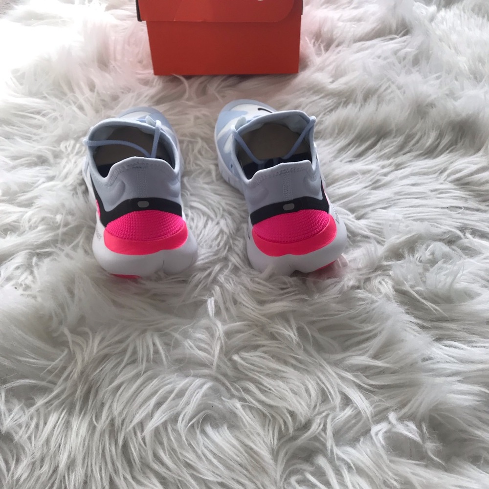 🌸 women’s Nike free shoes 🌸 - Picture 5 of 7